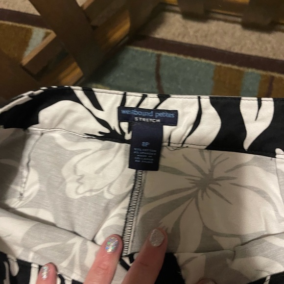 Size 8P Floral Tropical Pants - Picture 2 of 2